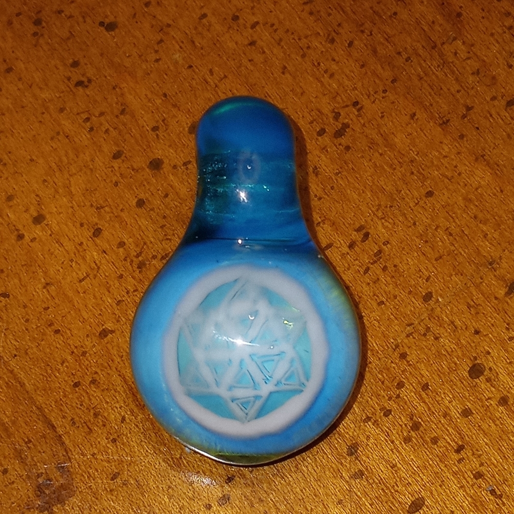 Star Of David Glass Pendant - Picture 6 of 6